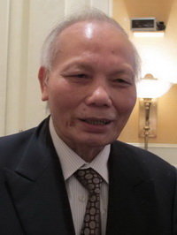 “Việt[-]Nam[-]không[-]nên[-]làm[-]sắt[-]thép[-]nữa”